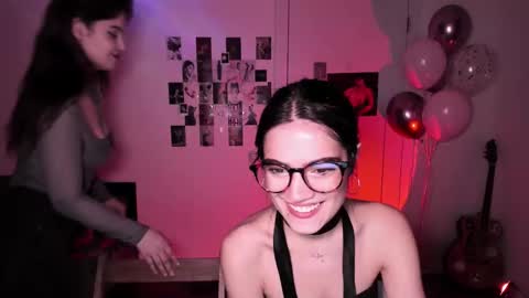 Snapshot of nightfloatt chatting on October 21, 5:27 pm Daisy online show from October 21, 5:27 pm