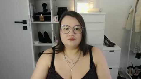 Holly online show from March 21, 8:19 am