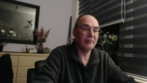 nightkeeper63 online show from April 16, 11:51 pm