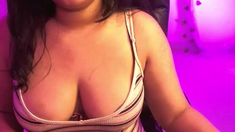 Snapshot of nightqueen107446 chatting on October 17, 7:34 am nightqueen107446 online show from October 17, 7:34 am