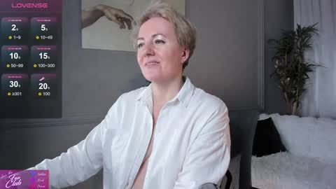 Snapshot of nika_smit chatting on February 1, 9:11 am Nika online show from February 1, 9:11 am