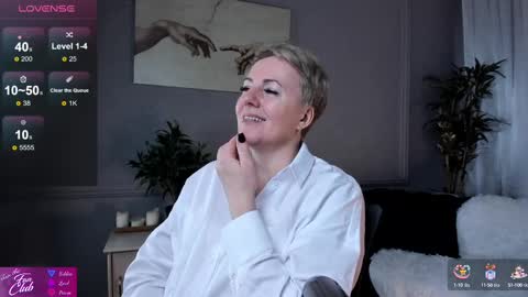Snapshot of nika_smit chatting on February 22, 11:24 am Nika online show from February 22, 11:24 am