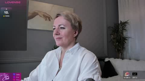 Snapshot of nika_smit chatting on February 2, 10:56 am Nika online show from February 2, 10:56 am