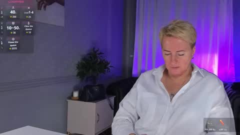 Snapshot of nika_smit chatting on October 18, 9:46 am Nika online show from October 18, 9:46 am