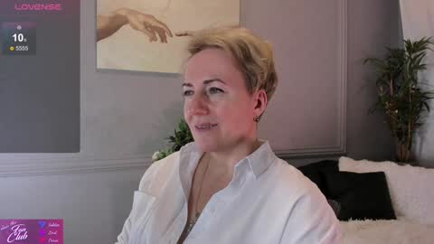 Snapshot of nika_smit chatting on January 18, 12:04 pm Nika online show from January 18, 12:04 pm