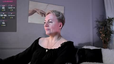 Snapshot of nika_smit chatting on March 4, 12:01 pm Nika online show from March 4, 12:01 pm