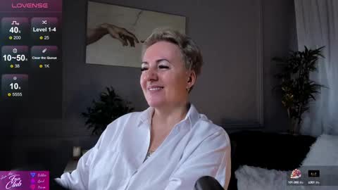 Snapshot of nika_smit chatting on February 23, 8:49 am Nika online show from February 23, 8:49 am