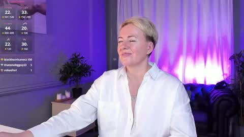 Snapshot of nika_smit chatting on October 12, 10:41 am Nika online show from October 12, 10:41 am
