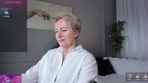 Snapshot of nika_smit chatting on February 1, 12:26 pm Nika online show from February 1, 12:26 pm