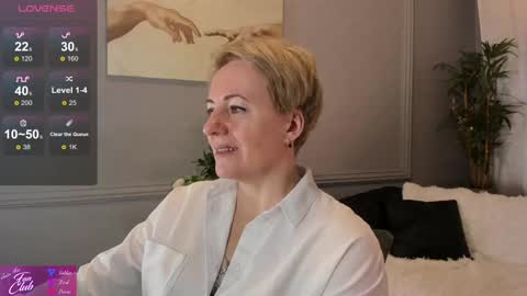 Snapshot of nika_smit chatting on January 19, 8:29 am Nika online show from January 19, 8:29 am
