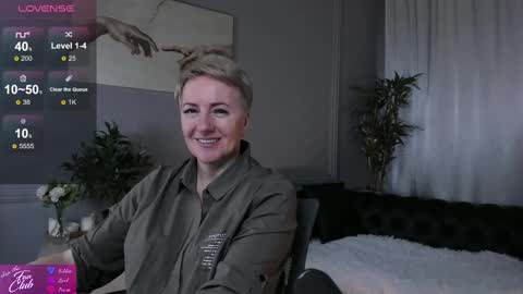 Snapshot of nika_smit chatting on February 21, 9:45 am Nika online show from February 21, 9:45 am