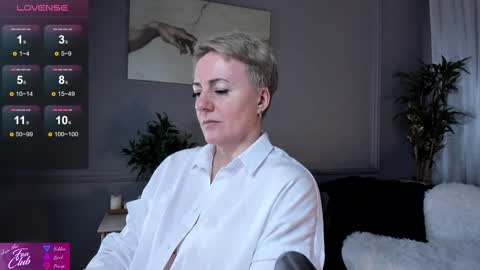 Snapshot of nika_smit chatting on February 22, 8:18 am Nika online show from February 22, 8:18 am