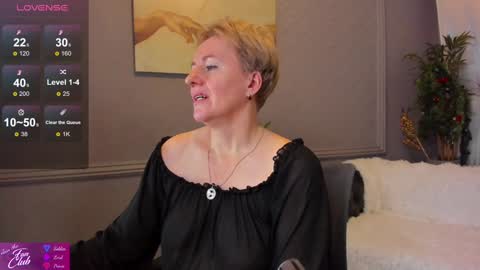 Snapshot of nika_smit chatting on January 11, 11:45 am Nika online show from January 11, 11:45 am