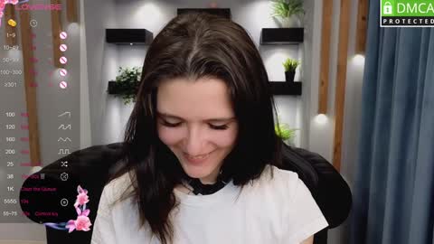 Snapshot of niki_cutes chatting on January 31, 1:22 am niki_cutes online show from January 31, 1:22 am