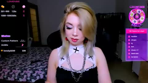nikigoddesss online show from April 25, 1:52 pm