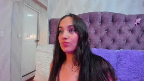 Snapshot of nikiisantana chatting on October 8, 7:20 pm Nikki online show from October 8, 7:20 pm