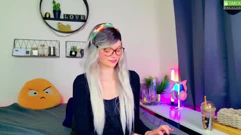 Snapshot of nikki_goldberg chatting on January 23, 8:45 pm Kitty Chatte online show from January 23, 8:45 pm