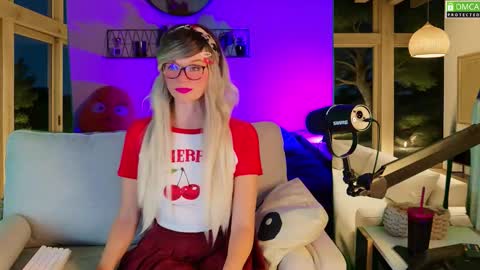 Snapshot of nikki_goldberg chatting on September 29, 7:57 pm Kitty Chatte online show from September 29, 7:57 pm