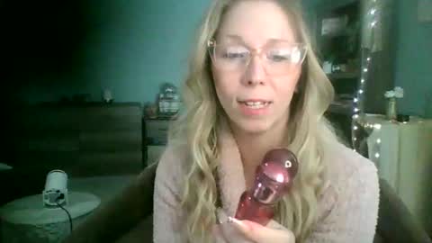 nikkib653466 online show from January 12, 4:14 pm
