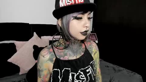 Snapshot of nikkiramone chatting on February 27, 2:46 am Nikki Ramone online show from February 27, 2:46 am