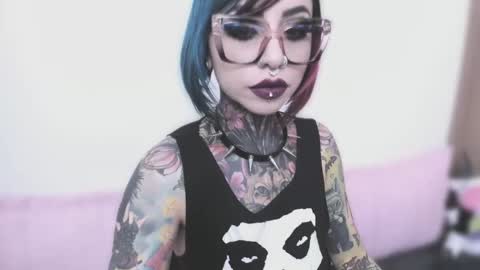Snapshot of nikkiramone chatting on September 25, 11:23 pm Nikki Ramone online show from September 25, 11:23 pm