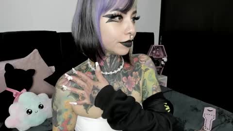 Snapshot of nikkiramone chatting on March 11, 8:52 am Nikki Ramone online show from March 11, 8:52 am