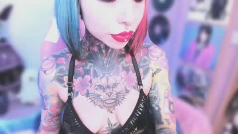 Nikki Ramone   online show from December 2, 10:41 pm