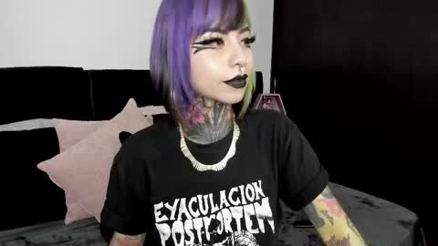 Snapshot of nikkiramone chatting on February 28, 2:09 am Nikki Ramone online show from February 28, 2:09 am