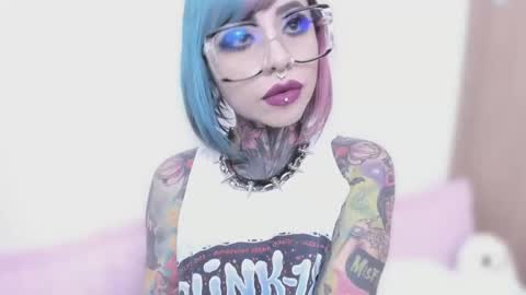 Snapshot of nikkiramone chatting on September 29, 11:15 pm Nikki Ramone online show from September 29, 11:15 pm