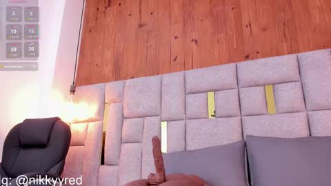 nikky_red__ online show from March 18, 5:46 am