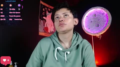 Nikky online show from May 12, 2:59 pm