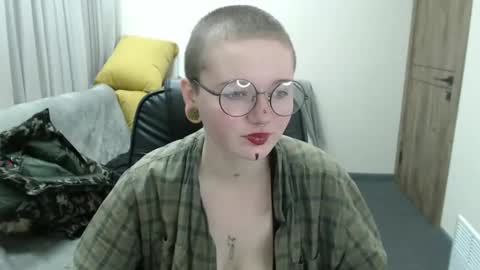 Snapshot of nikkysnow chatting on October 1, 8:13 am nikkysnow online show from October 1, 8:13 am