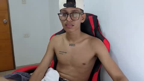 niklaus_wolf online show from February 28, 11:09 pm