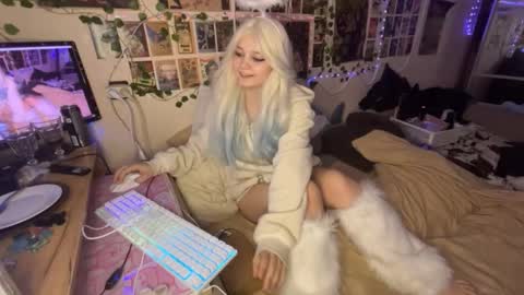 Snapshot of nikoli_naw chatting on October 10, 10:03 pm nikoli_naw online show from October 10, 10:03 pm