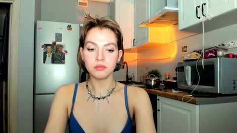 Veronica online show from March 2, 6:19 pm