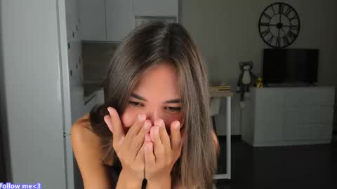 Bella online show from September 9, 4:18 pm