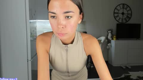 Bella online show from September 30, 3:44 pm