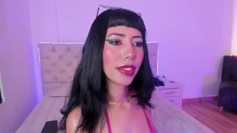 Nina Fox  online show from May 5, 2:45 pm