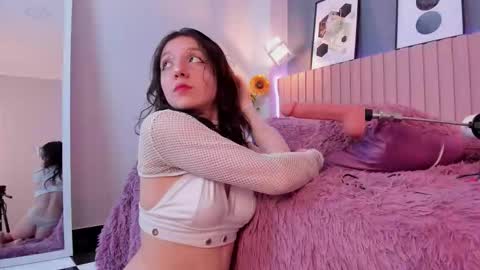 nina_ford_ online show from March 7, 4:01 am