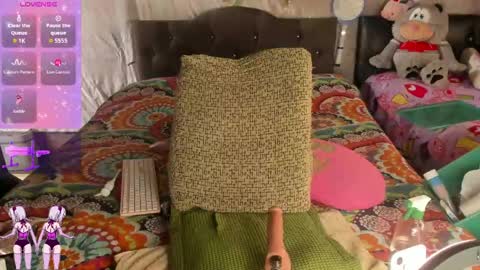 Nina Gauther  online show from May 5, 3:18 pm