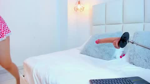 Nina online show from September 22, 6:12 pm