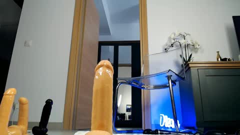 Nina online show from March 6, 9:58 am