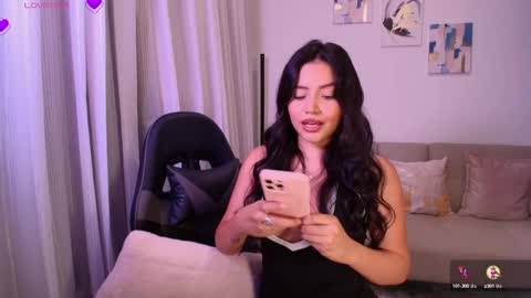 Snapshot of ninamichelle_ chatting on October 3, 12:53 am Nina online show from October 3, 12:53 am