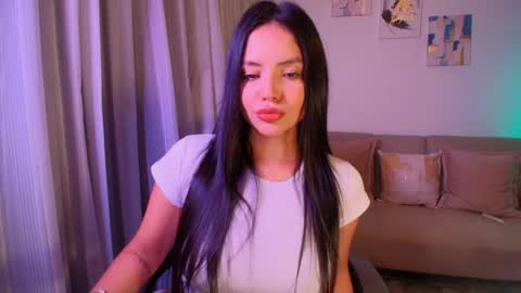 Snapshot of ninamichelle_ chatting on October 18, 1:32 am Nina online show from October 18, 1:32 am