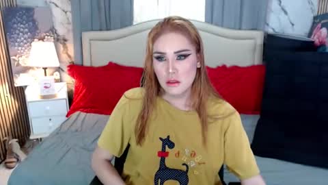 Snapshot of ninashoveltop chatting on October 9, 10:43 am ninarussell online show from October 9, 10:43 am