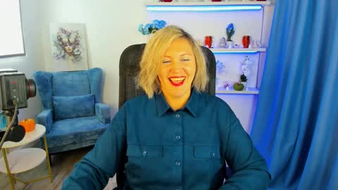 Snapshot of ninastarle chatting on October 18, 6:17 am ninastarle online show from October 18, 6:17 am