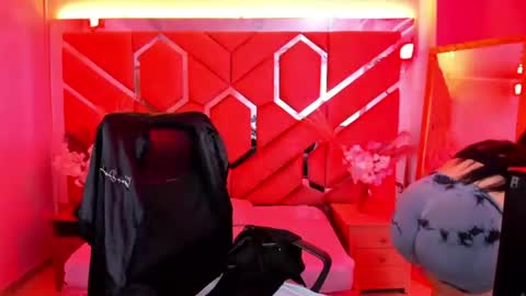 NIna online show from August 8, 12:53 am