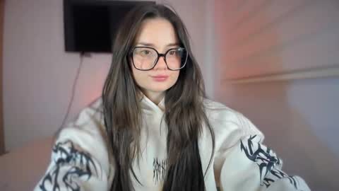 ninavolkov online show from February 24, 11:30 pm