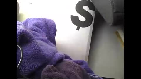 nineinchnailer13 online show from January 5, 6:00 pm