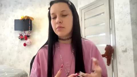 Aisha online show from August 6, 7:06 am